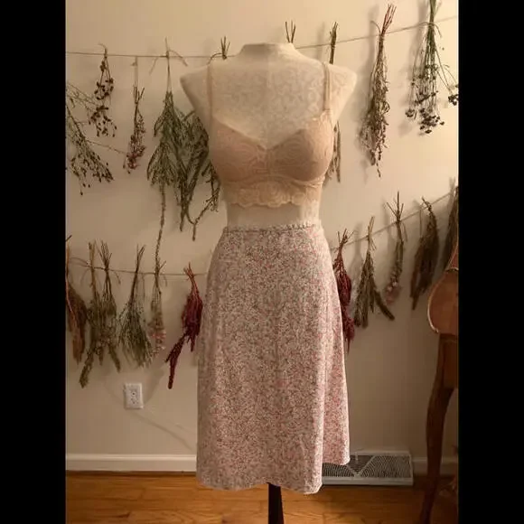 Ditsy Floral Cotton Stretch Gap Skirt - Picture 2 of 9